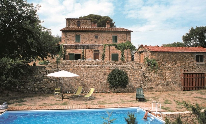 Cincelli Villa | Beautiful private villa with WIFI, private pool, veranda, pets allowed and parking, close to Are.