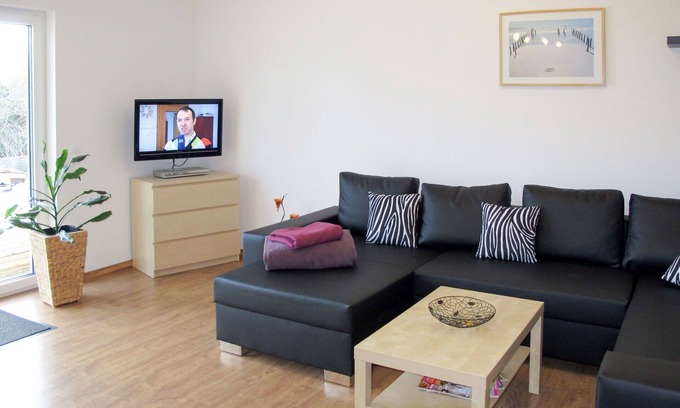 Godern House | Beautiful private villa for 8 guests with TV, terrace and pets allowed