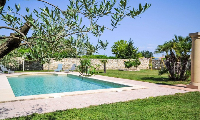 Mons House | Beautiful private villa for 7 guests with pool, A/C, WIFI, TV and patio