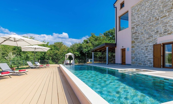 Radini House | Beautiful private villa for 8 guests with private pool, A/C, WIFI, TV, terrace and pets allowed