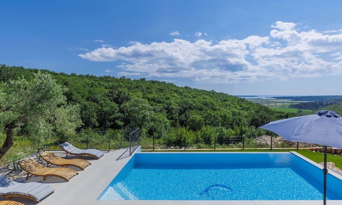 Nova Vas House | Beautiful private villa for 12 guests with WIFI, A/C, private pool, TV, terrace and parking