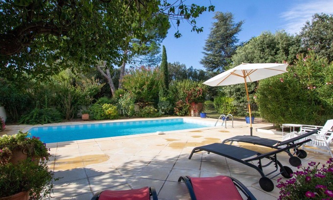 Mazan House | Beautiful private villa for 4 guests with WIFI, private pool, TV, terrace and pets allowed