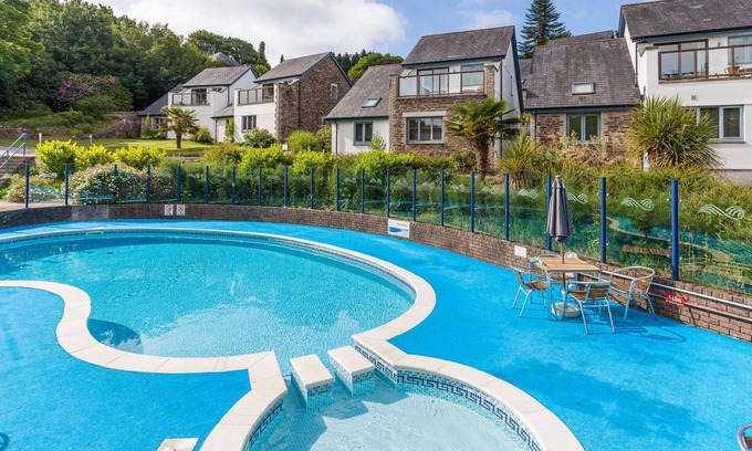 Carnon Downs House | Beautiful private villa for 4 guests with pool, WIFI, TV, patio and pets allowed