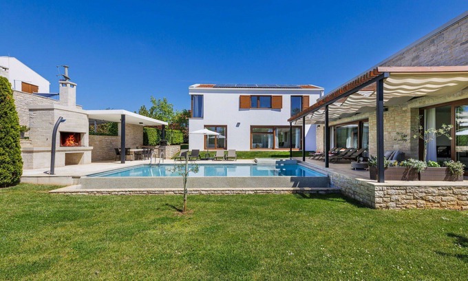 Sveti Petar u Sumi Villa | Beautiful private villa with A/C, WIFI, private pool, hot tub, TV, terrace, pets allowed and par.
