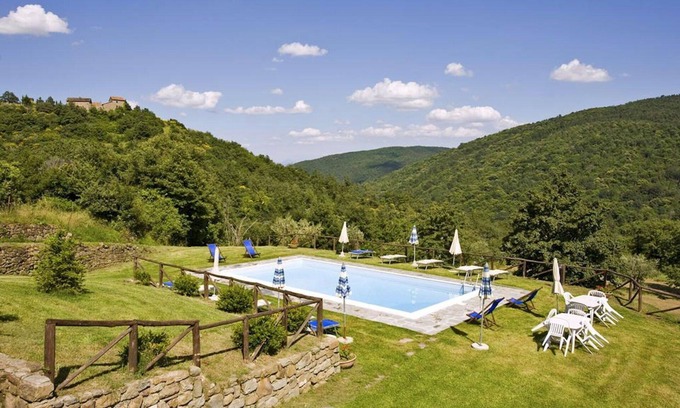 Pieve di Chio Villa | Beautiful private villa for 10 guests with WIFI, private pool and TV, close to Cortona