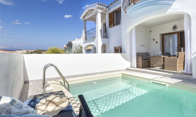 Tanaunella House | Beautiful private villa for 4 guests with A/C, private pool, WIFI, TV and patio