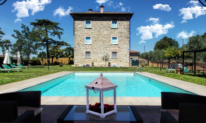 Cortona Villa | Beautiful private villa for 20 guests with A/C, WIFI, private pool, TV, veranda and pets allowed