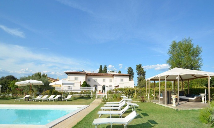 Signa Villa | Beautiful private villa with hot tub, A/C, WIFI, private pool, TV and parking, close to Florence