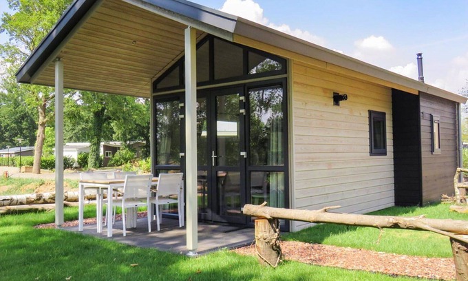 Susteren House | Beautiful private villa for 4 guests with pool, WIFI, TV, terrace and parking