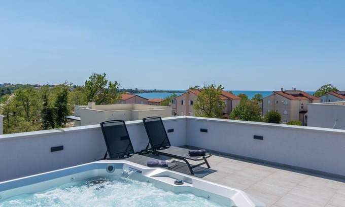 Dajla Villa | Beautiful private villa with WIFI, hot tub, private pool, A/C, TV, patio, panoramic view and par.