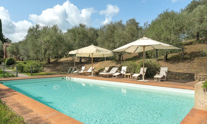 Lucca Villa | Beautiful private villa with WIFI, A/C, private pool, TV, veranda and panoramic view, close to L.