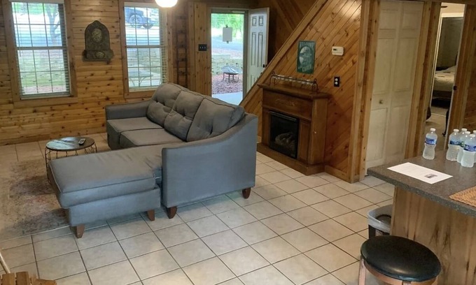 Nineveh House | Beautiful property on Sweetwater lake