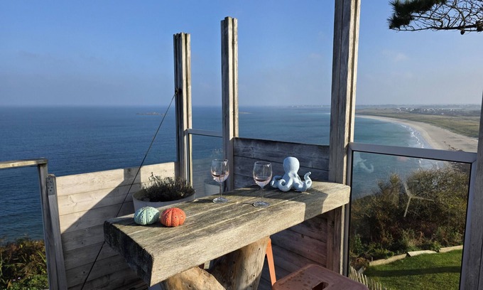Plouguerneau Condo | BEAUTIFUL, QUIET COCOON WITH STUNNING SEA VIEW