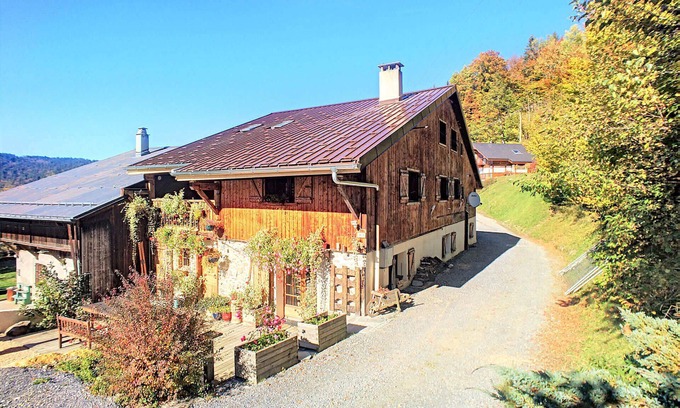 Araches-la-Frasse Ski Chalet | Beautiful renovated chalet near ski resort, France