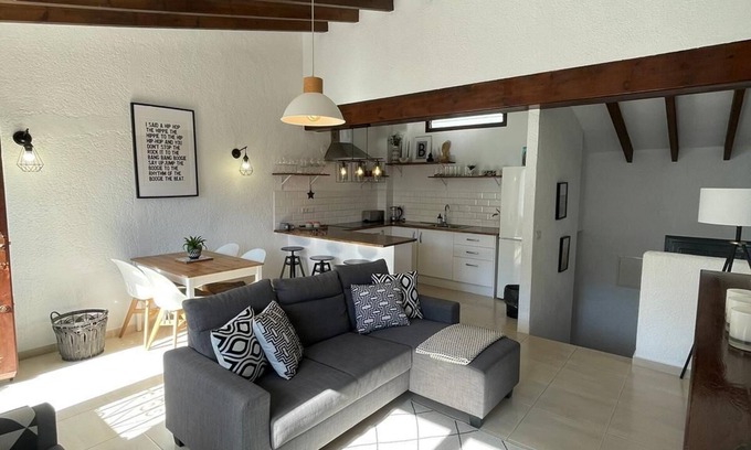 Moravit House | Beautiful, recently renovated, large Town House in Moraira.