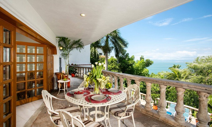 Conchas Chinas Condo | Beautiful & relaxing Condo Rojo in prestigious Conchas Chinas