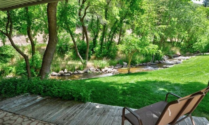 Snowbird Cabin | Beautiful Remodeled 5 Bedroom 3000 sq ft Cabin in the Iconic Vivian Park Area