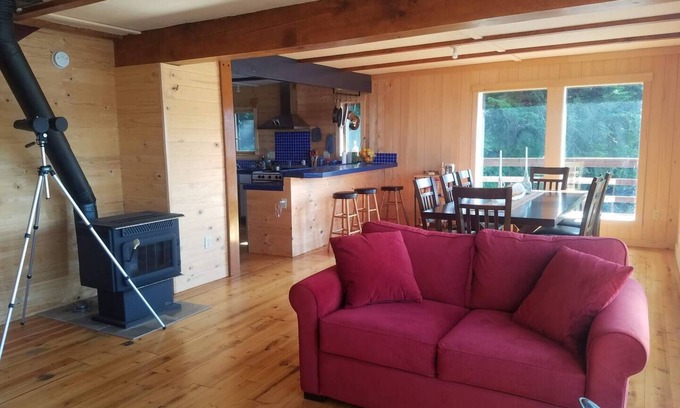 Loring Cabin | Beautiful remote waterfront Southeast Alaska Cabin, near Ketchikan