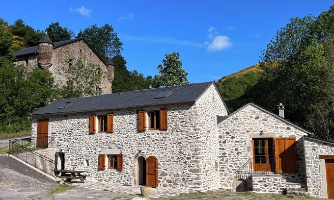 Meyrueis House | Beautiful renovated barn in a small Cévennes hamlet near the Grands Causses.