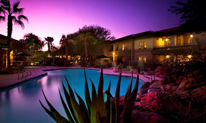 South Scottsdale Resort | Beautiful resort in the heart of it all!