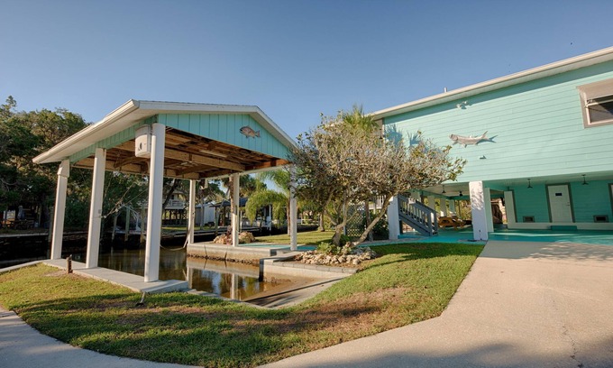 Crystal River House | Beautiful River House Located In Crystal River