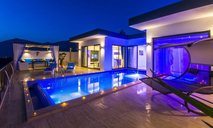 Uzumlu House | Beautiful Romantic Honeymoon Villa with Secluded Outdoor Pool