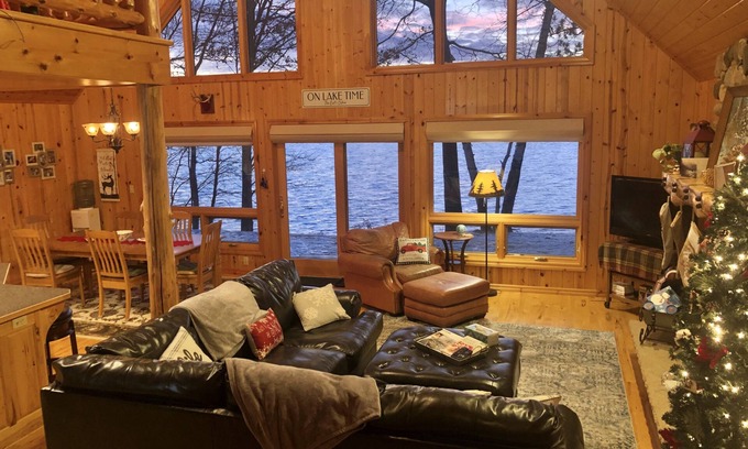 Emily House | Beautiful Ruth Lake Home.
