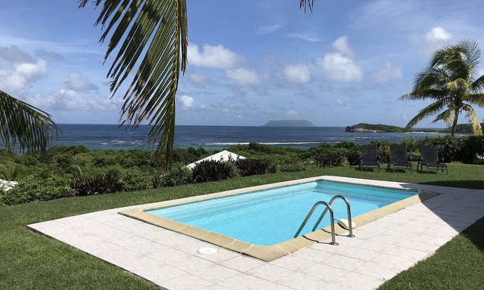 Saint-Francois Villa | Beautiful sea view villa with private pool and direct access to the beach
