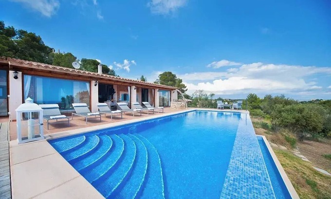 Genova Villa | Beautiful Seaview Villa