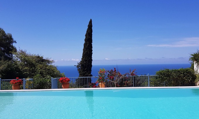 Pelekas Villa | Beautiful see view villa with infinity pool