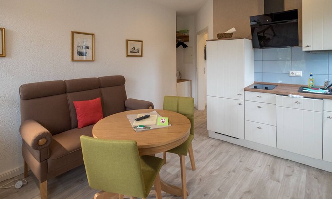 Spiekeroog Apartment | Beautiful small apartment in the east of the village with south-facing terrace!
