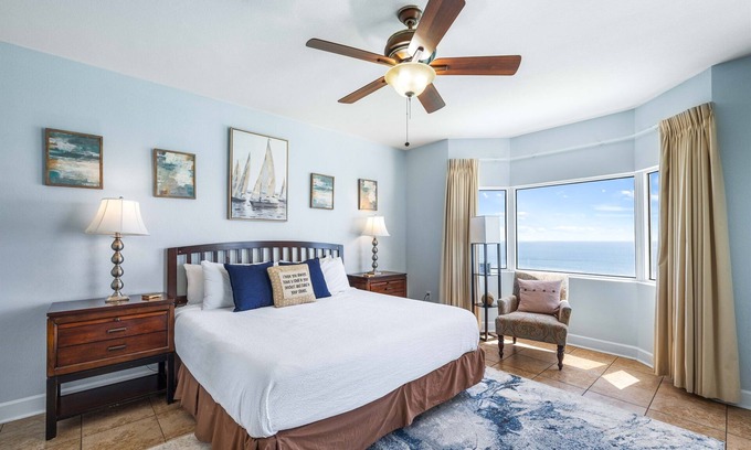 Panama City Beach Resort | Beautiful, Spacious condo! Oct/Nov Deals!