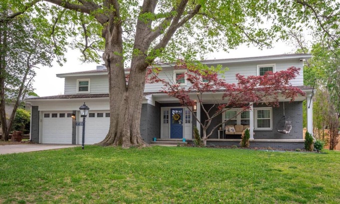 Tulsa House | Beautiful Spacious Home- Near the Expo, TU, gathering Place, Fair park
