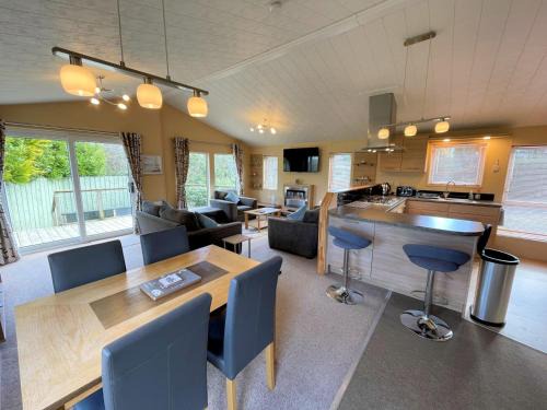 Rockcliffe House | Beautiful Spacious Lodge in Kippford Country Park Pass the Keys