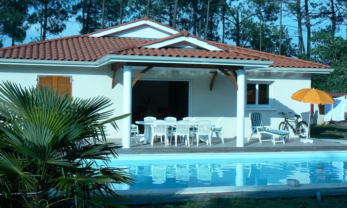 Sanguinet Villa | Beautiful Spacious Villa With Own Pool In Fabulous Location Close To Lake & Sea