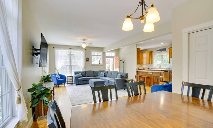 Freeport House | Beautiful Stay in Downtown Freeport, Beautiful Stay in Downtown Freeport