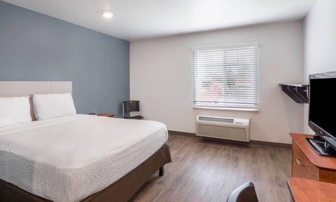 Sanford Apartment | Beautiful Studio apartment (418147) by Houzlet