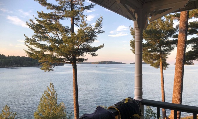 Lansdowne Cottage | Beautiful Thousand Islands Home