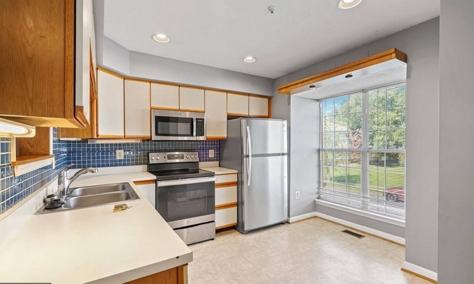 Fort Washington House | Beautiful Townhouse. five minutes from MGM and National Harbor