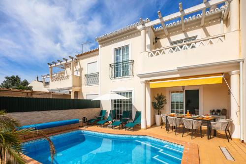 Ferragudo House | Beautiful townhouse in downtown Ferragudo