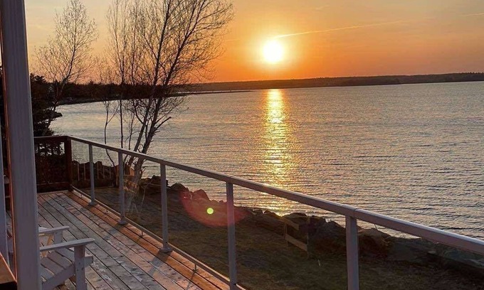 Chatham Cottage | Beautiful two-bedroom waterfront cottage. Unbelievable Sunsets.