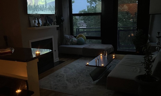 University Village / Little Italy Condo | Beautiful University Village Condo in the heart of Chicago