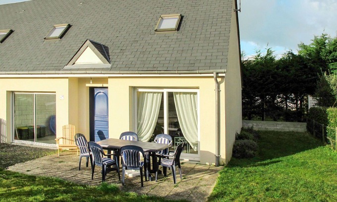 Hauteville-sur-Mer House | Beautiful villa for 4 people with WIFI, TV, terrace and pets allowed