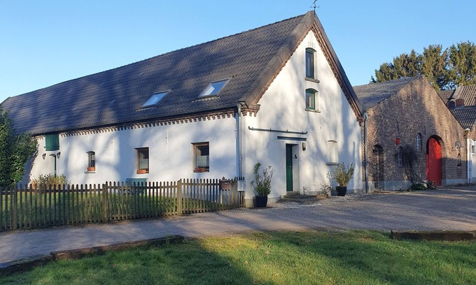 Xanten Apartment | Beautiful vacation apartment in the mill house on the Husenhof estate