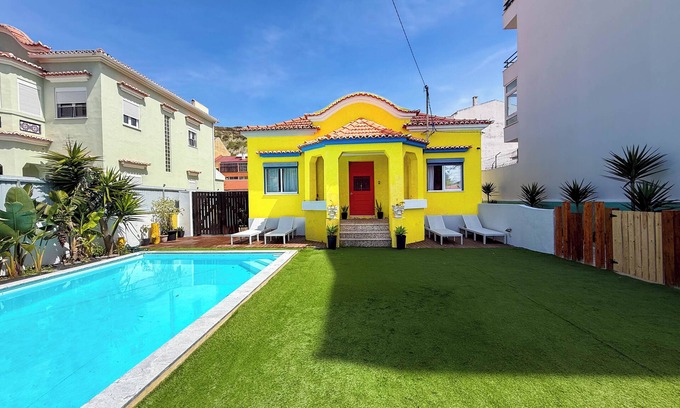 Costa de Caparica House | Beautiful Villa w/pool, just 7 minutes from the Beach