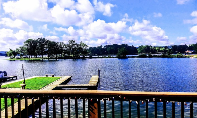 Lake Hamilton Condo | Beautiful Views. 2BR 2BA Sleeps 6 Large deck and private boat slip