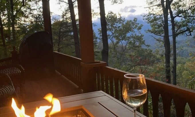 Bryson City House | Beautiful Views! Your Outdoor Paradise awaits. Mountain Cabin with great sunsets