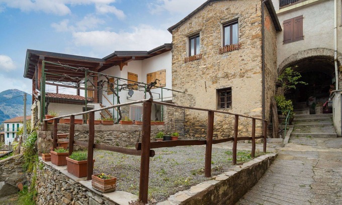 Molini di Triora Villa | Beautiful villa for 6 guests with WIFI, TV and parking