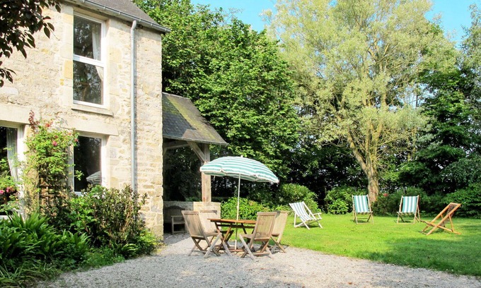 Sainte-Marie-du-Mont Villa | Beautiful villa for 4 guests with WIFI, TV, terrace and pets allowed