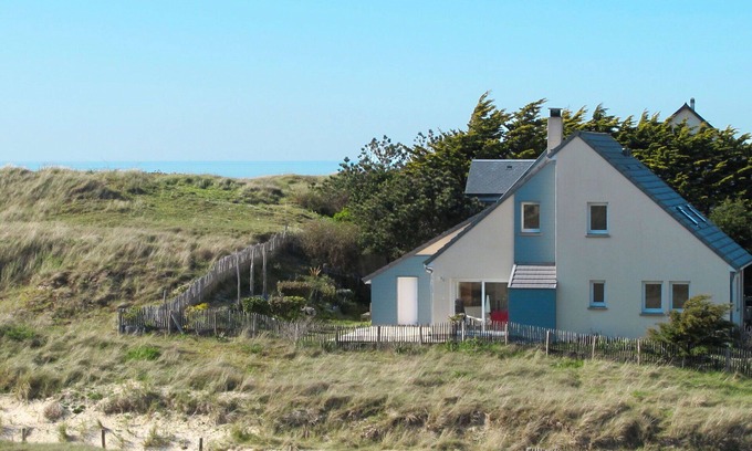 Surville House | Beautiful villa for 2 guests with TV and terrace